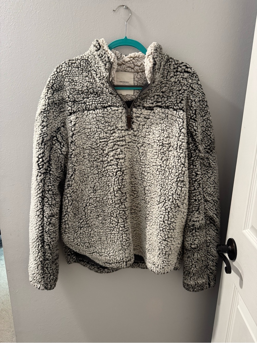 Thread & Supply Wubby Lazy Sunday Sherpa Quarter Zip L
